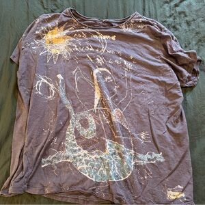 Magnolia Pearl Artistic Graphic Tee in Gray and Yellow